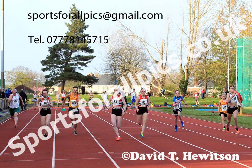 75 metres, 2022 NEGP No. 1,  Monkton Stadium, April 20th, on a very cold night. Photo: David T. Hewitson/Sports for All Pics